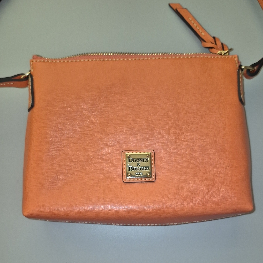 Dooney & Bourke Orange/Bright Peach/Clementine Crossbody Bag-NWOT.
